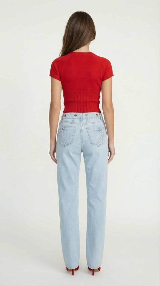 LOLA JEANS - Love McNicoll