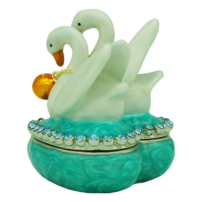 “Tai Kat Tai Lei” Love Swans